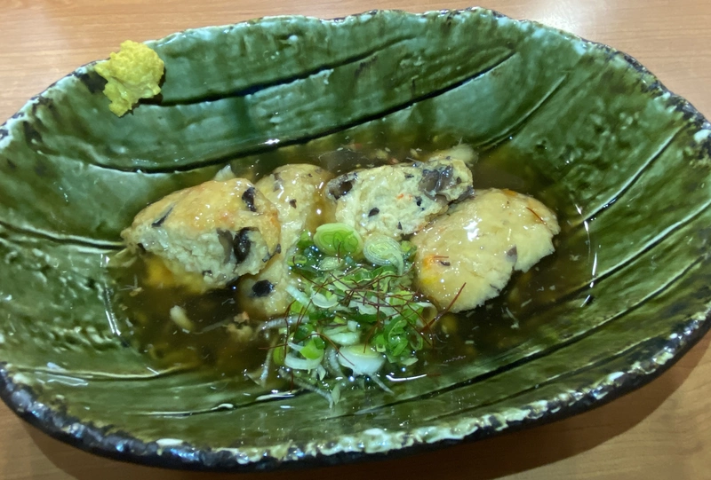 Hirousu: Tofu y Langostino relleno de verduras con salsa de cangrejo